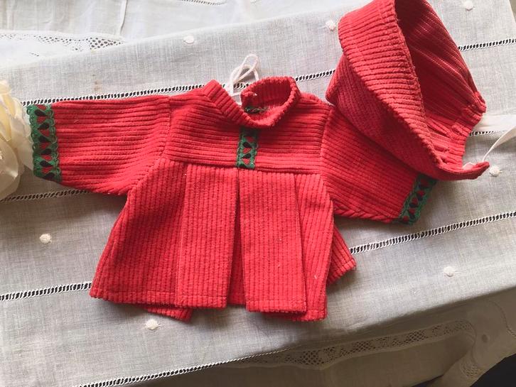 🌿 Pop,Kathe Kruse,”VINTAG ROOD JASJE & MUTSJE” 🌿kerst, Antiek en Kunst, Antiek | Speelgoed, Verzenden