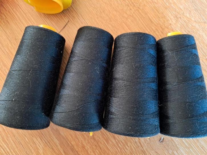 Lockgaren, deel Gutermann, Hobby en Vrije tijd, Naaien en Fournituren, Zo goed als nieuw, Ophalen of Verzenden