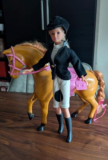 Barbie met paard  beschikbaar voor biedingen