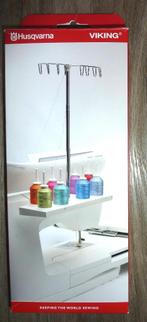 Husqvarna Eight spool thread rack (voor borduurmachine), Hobby en Vrije tijd, Borduren en Borduurmachines, Ophalen, Zo goed als nieuw