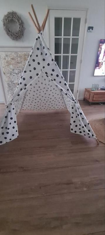 Tipi tent beschikbaar voor biedingen