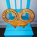 Bamboe fotolijstjes rond model op houten plankje, Ophalen, Gebruikt