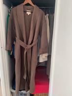 Taupe/ lichtbruin 100% wol mantel 36/38/40, Ophalen of Verzenden, Zo goed als nieuw, Maat 34 (XS) of kleiner, Zwart