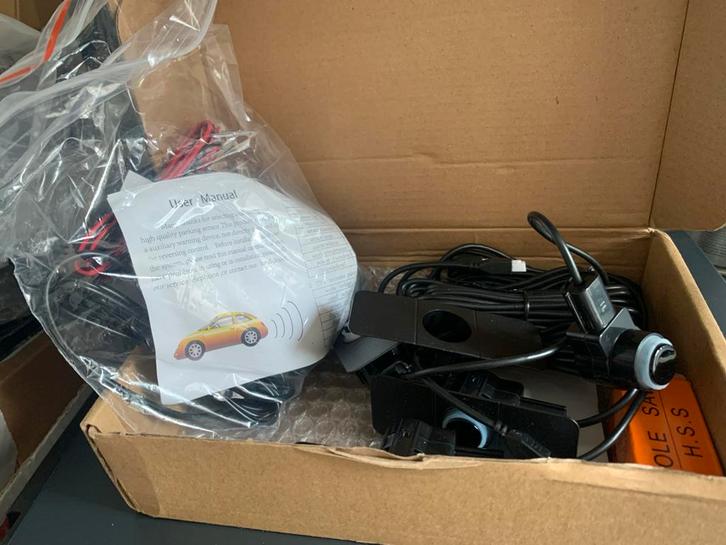 Parkeersensoren 4 sensoren  - Nieuw in doos, Auto diversen, Achteruitrijcamera's, Zo goed als nieuw, Draadloos, Ophalen of Verzenden
