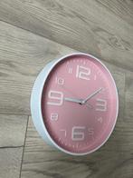 Wandklok roze/wit Quartz, Ophalen, Zo goed als nieuw, Analoog, Wandklok