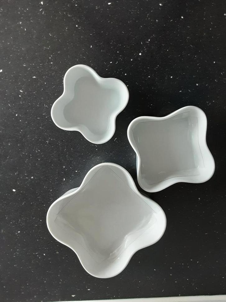 3 NIEUWE SNACKSCHAA.TJES, Huis en Inrichting, Keuken | Keukenbenodigdheden, Zo goed als nieuw, Ophalen of Verzenden