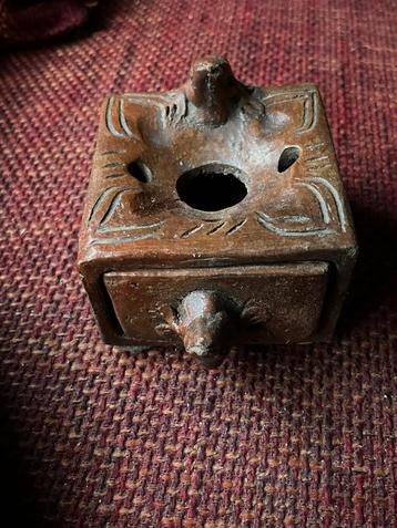 Antiek Bewerkt Wierookbrander beschikbaar voor biedingen