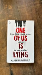 One Of Us Is Lying, Boeken, Ophalen of Verzenden, Zo goed als nieuw