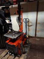 Facom bandenmachine en balanceermachine, Ophalen