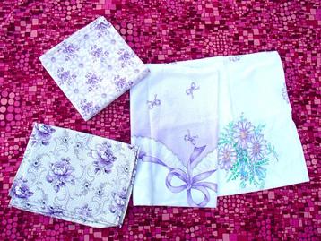 3 vintage kussenslopen / vintage stof beschikbaar voor biedingen