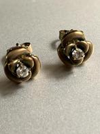 Antieke gouden oorstekers Roosje + diamant Amsterdamse slijp, Sieraden, Tassen en Uiterlijk, Antieke sieraden, Verzenden, Goud