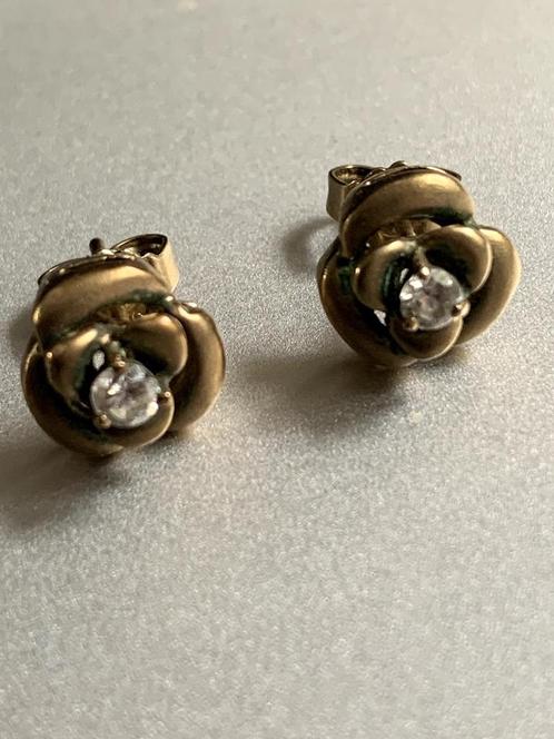Antieke gouden oorstekers Roosje + diamant Amsterdamse slijp, Sieraden, Tassen en Uiterlijk, Antieke sieraden, Oorbellen, Goud