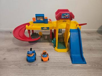 Fisher Price Little People Garage beschikbaar voor biedingen