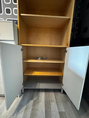 Leuke kast voor kantoor of kamertje
