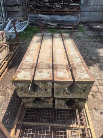Stelcon goten - Verholen goten - 2000x495x330mm beschikbaar voor biedingen