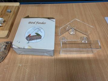 Doorzichtig Vogelvoederhuisje met Zuignappen beschikbaar voor biedingen