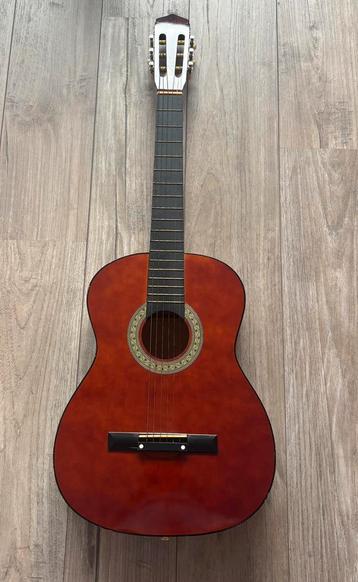 klassieke (Spaanse) akoestische gitaar met nylon snaren. beschikbaar voor biedingen