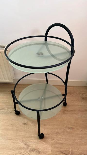 Verrijdbare bar tafel/ trolley beschikbaar voor biedingen