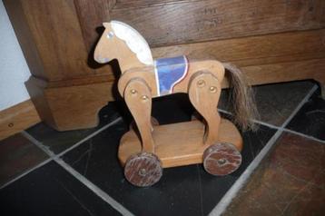 Oud Houten PAARDJE op Plankje ~ BESPEELD 20x12 hoog 24cm beschikbaar voor biedingen