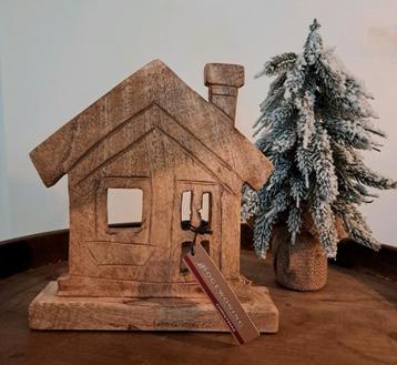 Houten Kersthuisje - Sfeervolle Decoratie beschikbaar voor biedingen