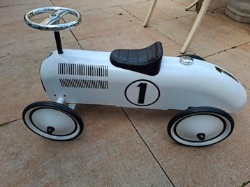 Loopauto voor kinderen beschikbaar voor biedingen