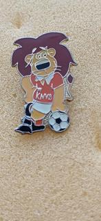 Voetbal KNVB reclame speld Loeki de Leeuw 1972, Verzamelen, Speldjes, Pins en Buttons, Ophalen of Verzenden, Zo goed als nieuw