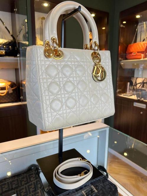 Lady Dior Bag Medium, beige met strap, Sieraden, Tassen en Uiterlijk, Tassen | Damestassen, Zo goed als nieuw, Handtas, Beige