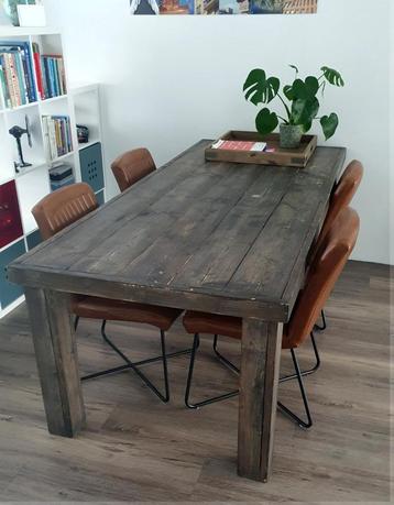 Steiger houten eettafel  beschikbaar voor biedingen