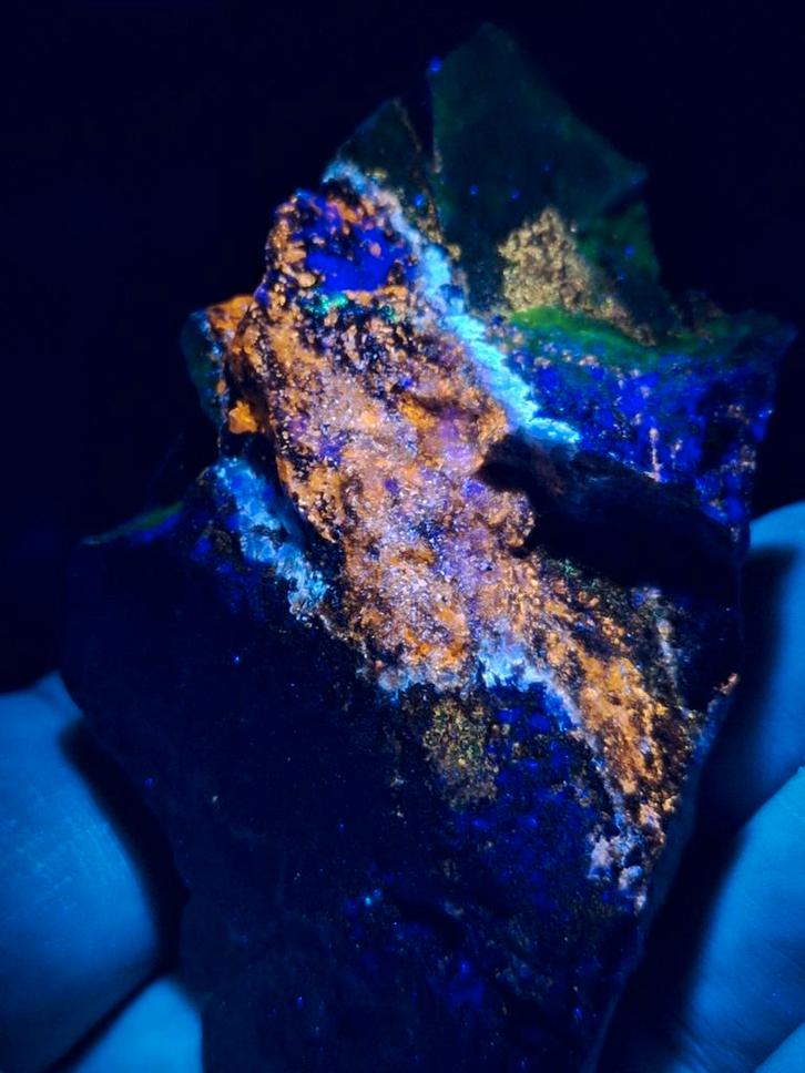 FLUORESCEREND HYDROZINKIET E.A. GARPENBERG! (ZELDZAAM), Verzamelen, Mineralen en Fossielen, Mineraal, Ophalen of Verzenden