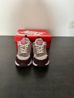 Nike Air Max 1 maat 31,5, Schoentjes, Jongetje of Meisje, Ophalen of Verzenden, Zo goed als nieuw