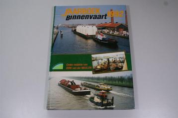 Jaarboek binnenvaart 1992 — Rijk geïllustreerd Boek beschikbaar voor biedingen