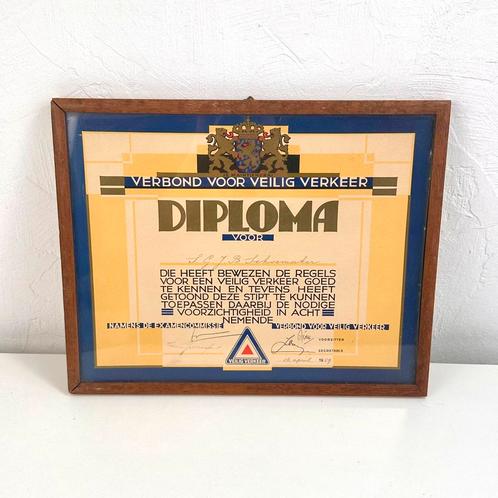 Vintage diploma voor Veilig Verkeer 1959 | ingelijst, Verzamelen, Speldjes, Pins en Buttons, Zo goed als nieuw, Speldje of Pin