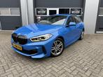 Bmw 1-serie 118i Executive M-sport AUT. NAP Dealer OH Pano H, Gebruikt, Blauw, Leder en Stof, Parkeerassistent