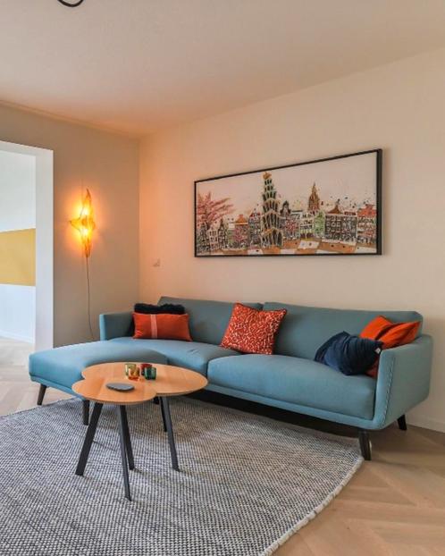 Design on Stock - Byen - 3 zits bank + poef, Huis en Inrichting, Banken | Bankstellen, Ophalen