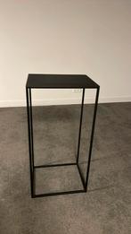 Hoog tafeltje, Huis en Inrichting, Tafels | Bijzettafels, Ophalen, Minder dan 55 cm, Gebruikt, Metaal of Aluminium