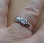 zilveren luxe ring met heldere steen [936], Verzenden, Zo goed als nieuw, 17 tot 18, Dame