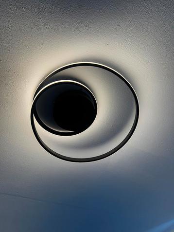 Plafondlamp led modern zwart beschikbaar voor biedingen