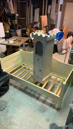 Kinder bed en bijhorende kasteel kastje voor voorleesboeken., Kinderen en Baby's, 85 tot 100 cm, Ophalen of Verzenden, Zo goed als nieuw