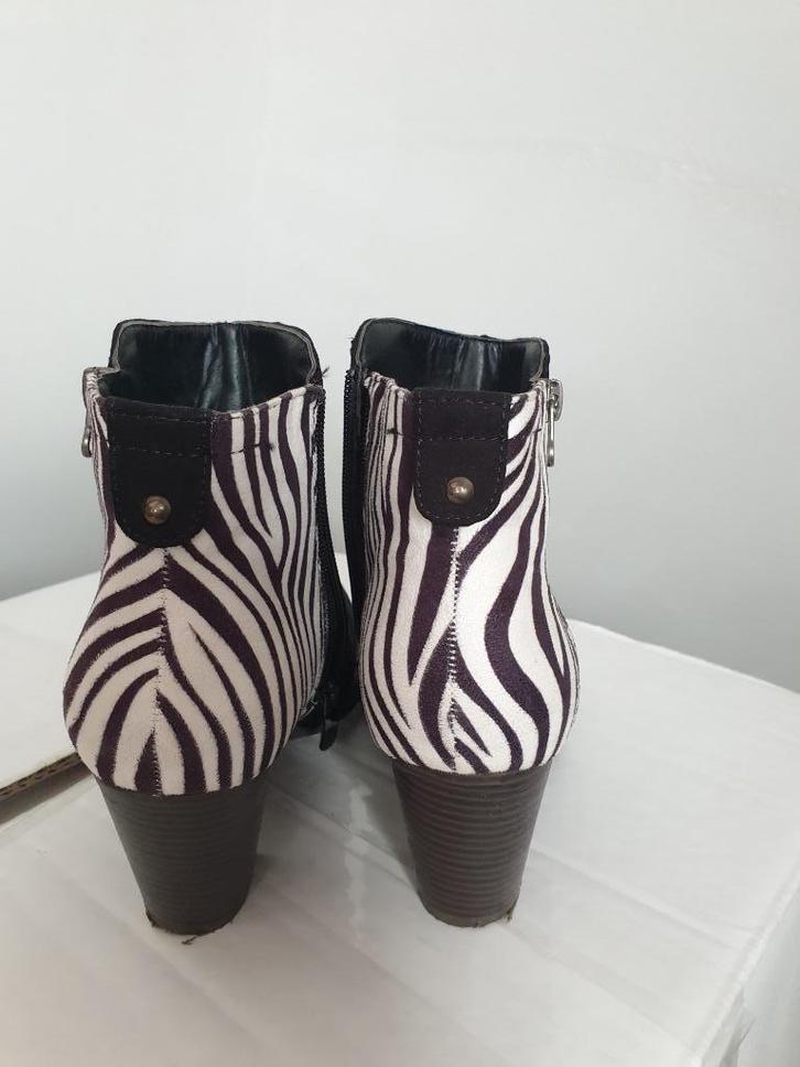 enkellaarsjes dames maat 38, Kleding | Dames, Schoenen, Zo goed als nieuw, Lage of Enkellaarzen, Zwart, Ophalen of Verzenden