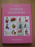 Fondant decoraties versier uw taarten 100 suikerwerkfiguren, Ophalen of Verzenden, Zo goed als nieuw, Taarten, Boek of Tijdschrift