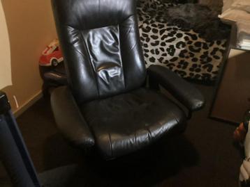 Zwart lederen draai fauteuil ( kijk bij opmerking ) beschikbaar voor biedingen