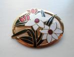 Broche cloissoné verguld. Witte Bloemen., Sieraden, Tassen en Uiterlijk, Broches, Ophalen of Verzenden, Zo goed als nieuw, Overige kleuren