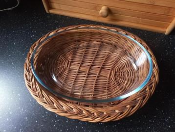 Ovaal rieten mandje voor ovenschaal beschikbaar voor biedingen
