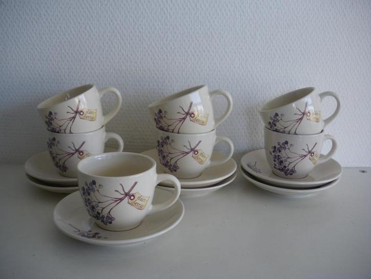Jet Elderberry servies, Huis en Inrichting, Keuken | Servies, Zo goed als nieuw, Kop(pen) en/of Schotel(s), Overige stijlen, Ophalen of Verzenden