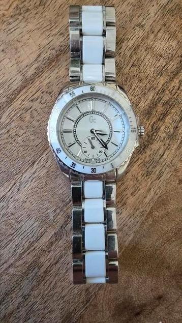 Guess collection zwitsers dames horloge GC29005l  beschikbaar voor biedingen