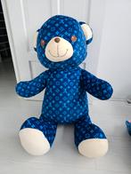 Grote blauwe teddybeer met Louis Vuitton print, Kinderen en Baby's, Speelgoed | Knuffels en Pluche, Ophalen of Verzenden, Zo goed als nieuw