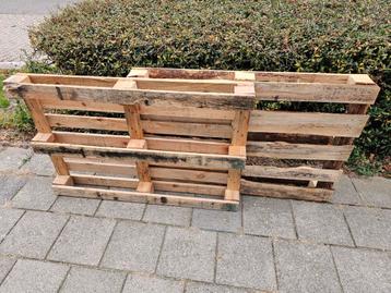 Gratis 2 houten pallets  beschikbaar voor biedingen
