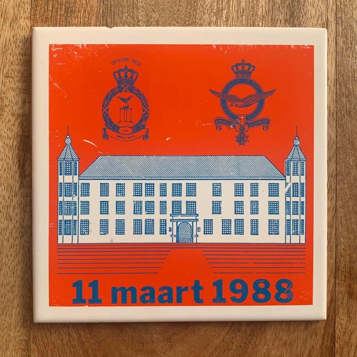 Koninklijke LuchtMacht Officiers Mess “11 Maart 1988” Tegel, Verzamelen, Militaria | Algemeen, Ophalen of Verzenden