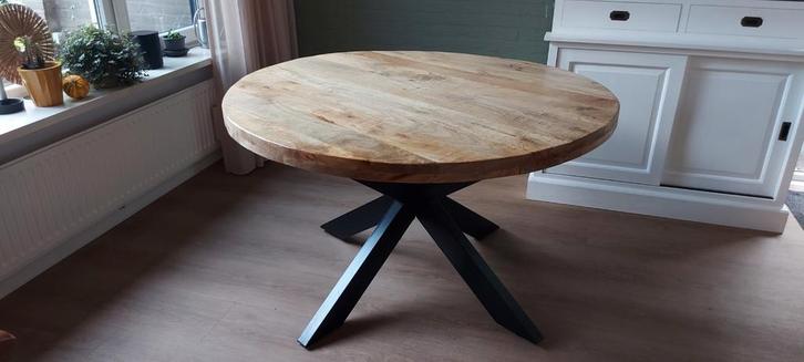 ronde eettafel mangohout 130 cm, Huis en Inrichting, Tafels | Salontafels, Gebruikt, 75 cm of meer, 100 tot 150 cm, 100 tot 150 cm