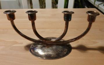 Vintage Vierarmige Kandelaar beschikbaar voor biedingen